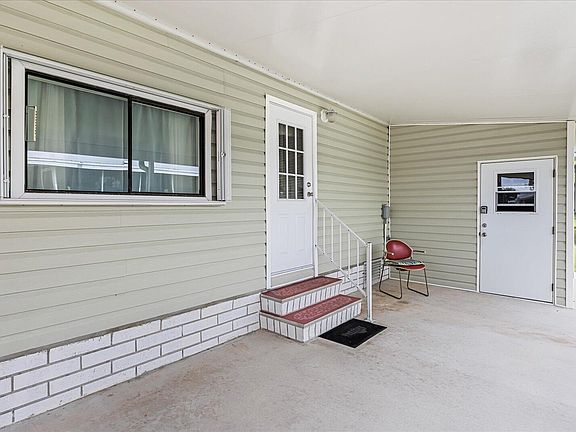 3rd image of 484 TROPICAL ISLES Circle #D-32