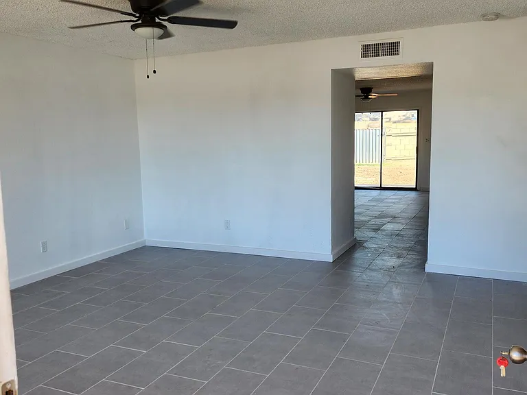4102 W Colter St — Photo 7