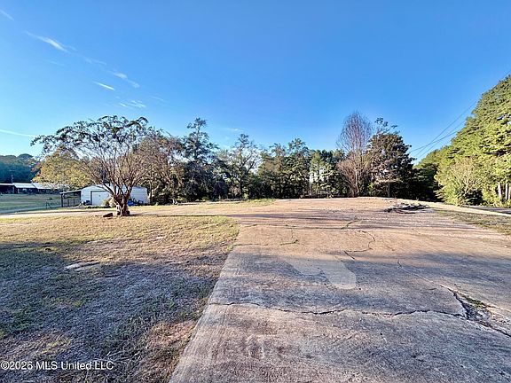 2nd image of 94 Pete Barham Rd