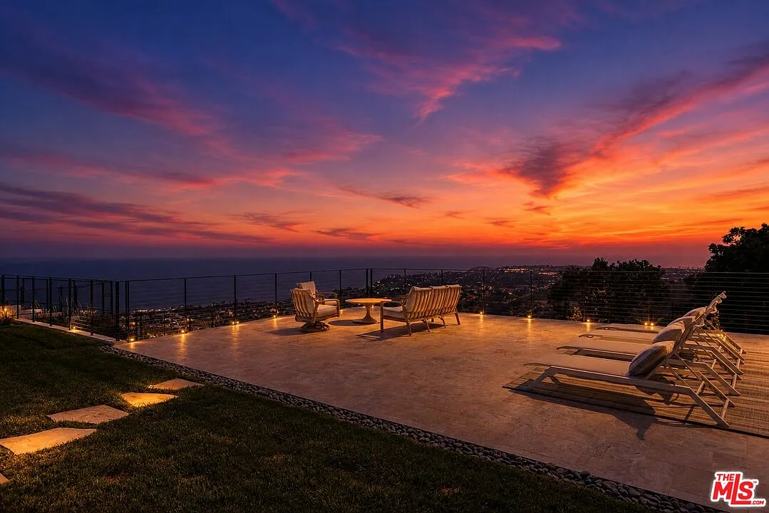5 bed, 7.0 bath, 8115 sqft, $65,000 — Photo 3