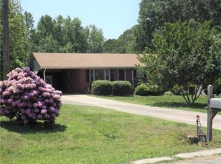 16 Jayson Ln, Winston Salem, NC 27107