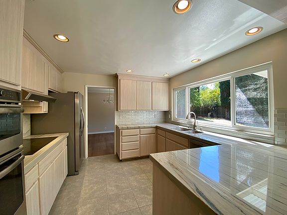 3rd image of 20200 Marilla Ct