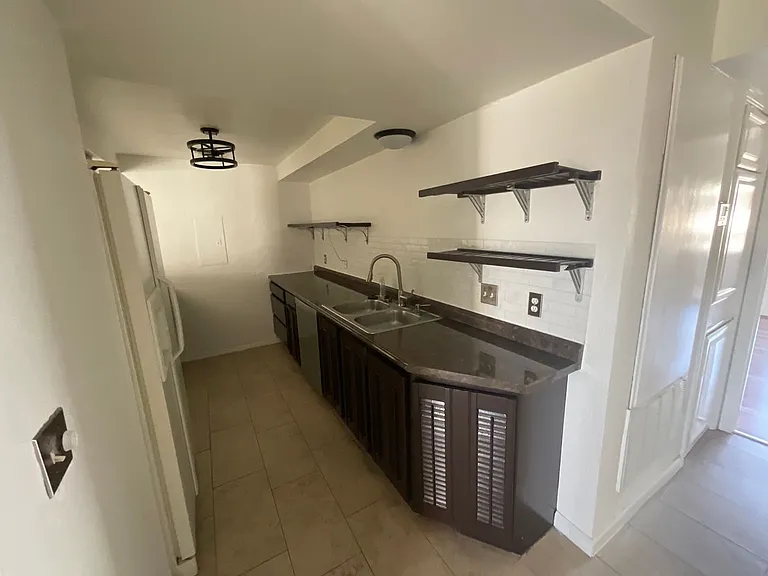 11140 Stratford Dr #12 — Photo 8
