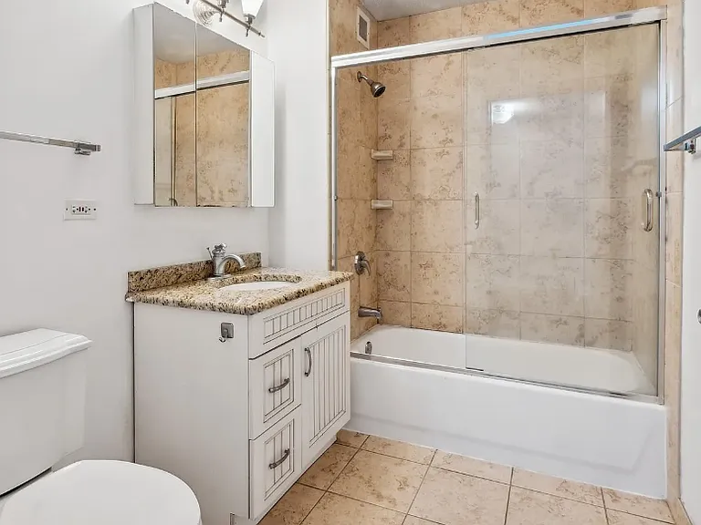 2 E Erie St #2801 — Photo 10