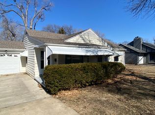 3730 SW Huntoon St, Topeka, KS 66604