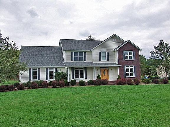 3rd image of 1891 Greenbrier Cir