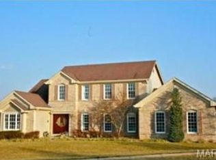 1100 Courtwood Cir, Ballwin, MO 63011