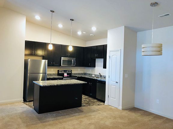 3rd image of 3816 Enclave Ave APT 11