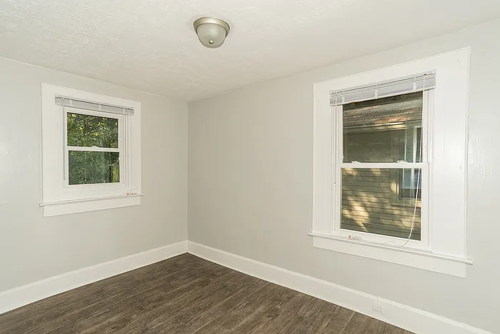 306 N Riley Ave — Photo 9