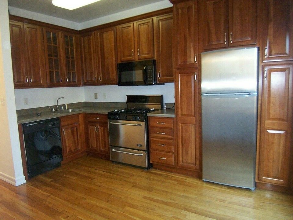 1st image of 746 10th Ave Ph N