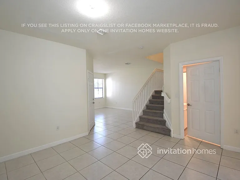 3422 W 106th Ter — Photo 3