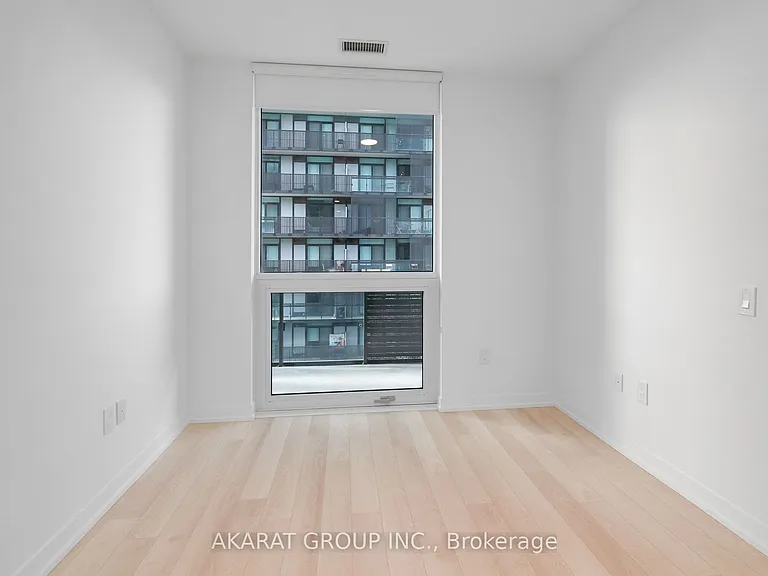 39 Roehampton Ave #2407 — Photo 19