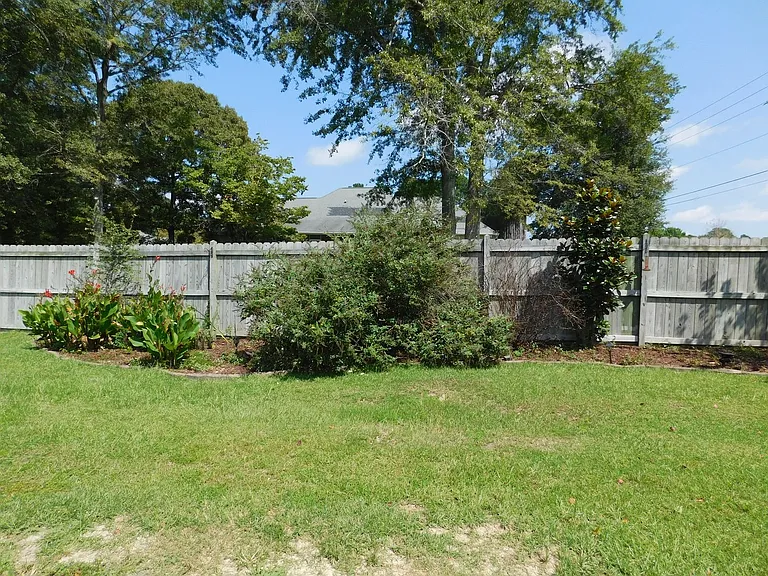 101 Staffordshire Dr — Photo 65