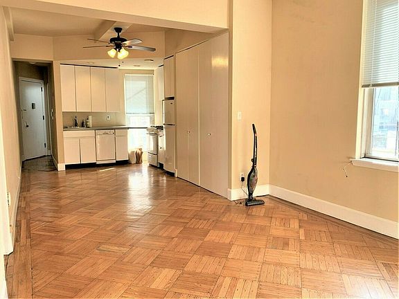 3rd image of 126 W 73rd St APT 6C