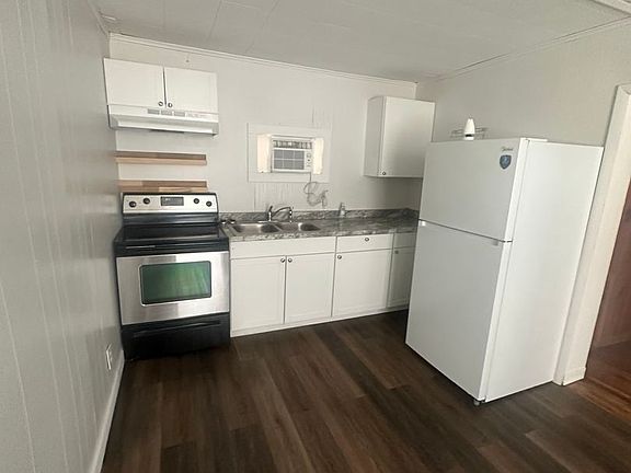 3rd image of 681 Church St #14