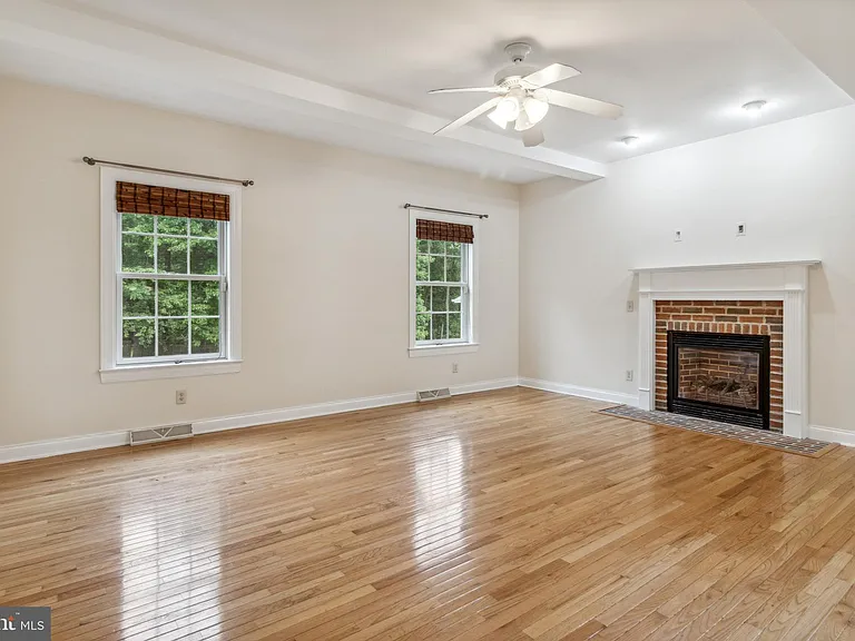 9818 Lyons Mill Rd — Photo 18