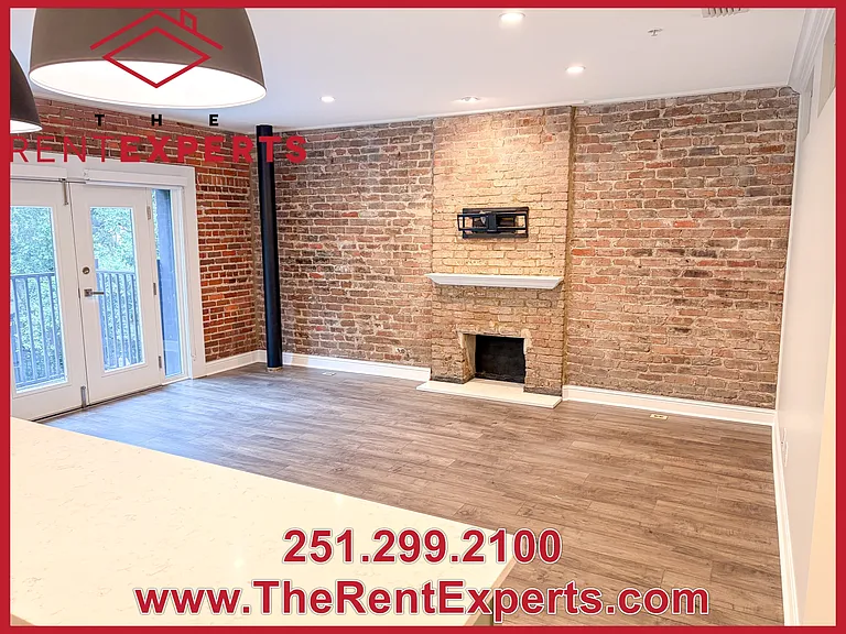 360 Dauphin St — Photo 11