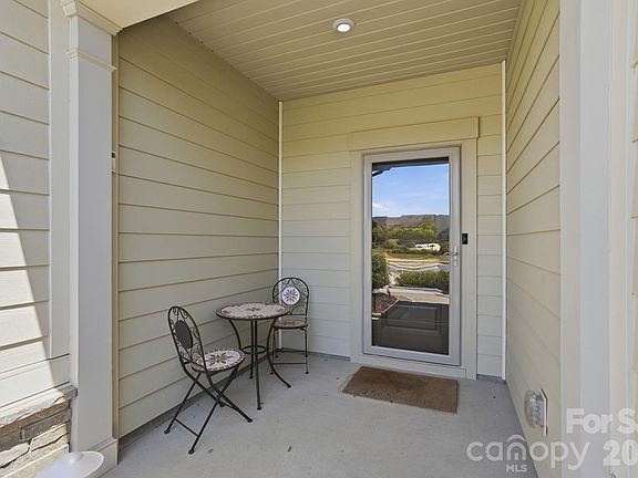 3rd image of 1635 Carolina Orchards Blvd