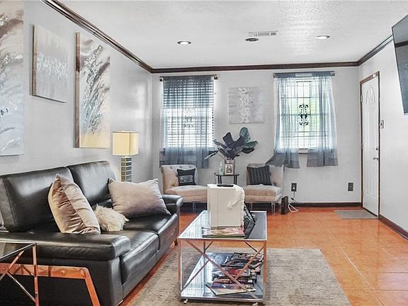 3rd image of 8820-22 Morrison Rd