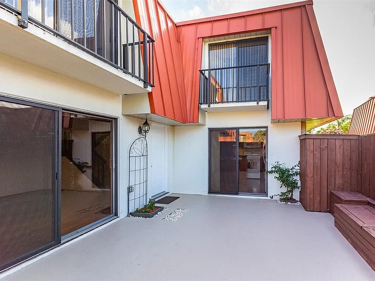 3229 Gardens East Dr #C — Photo 1