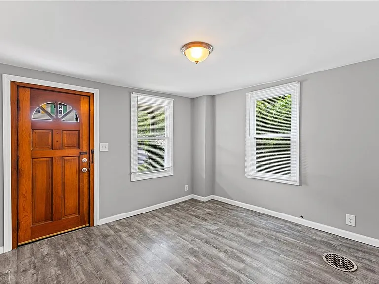 675 Main St #2 — Photo 9