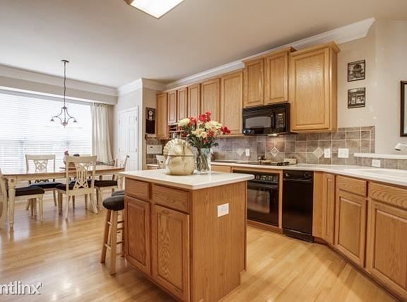 3rd image of 9854 Deerfield Dr