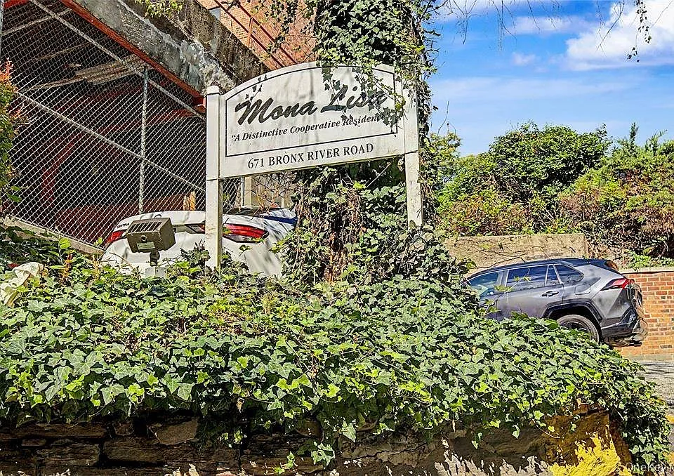 671 Bronx River Rd #6K