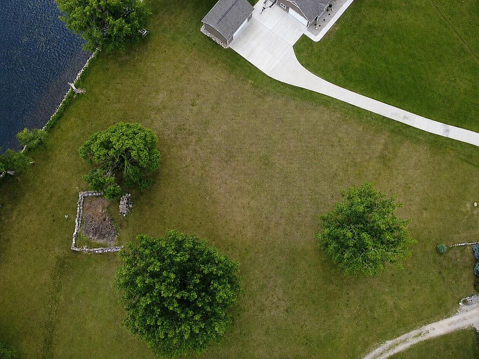 1st image of 1293 Queensway Dr