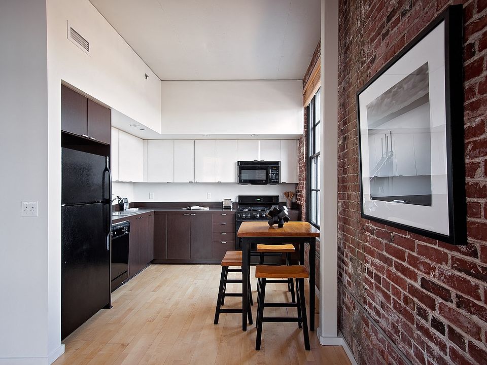 Portland, OR Crane Flats and Lofts dining room kitchen
