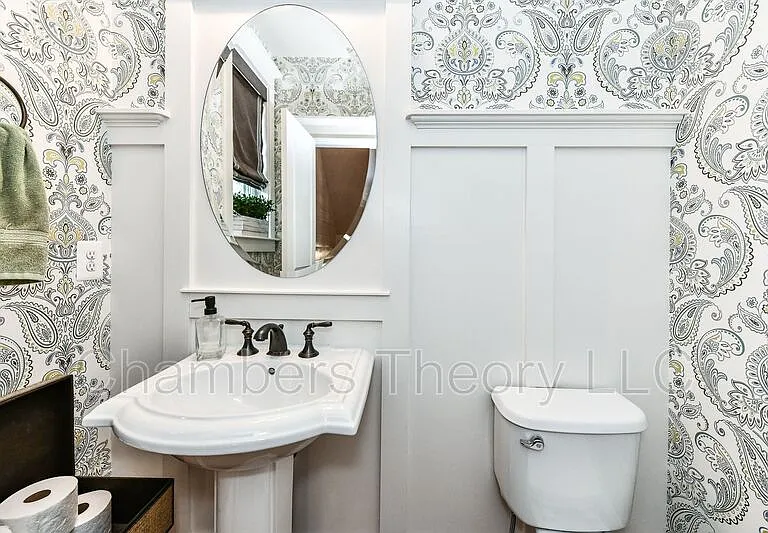 2453 N Jefferson St — Photo 35