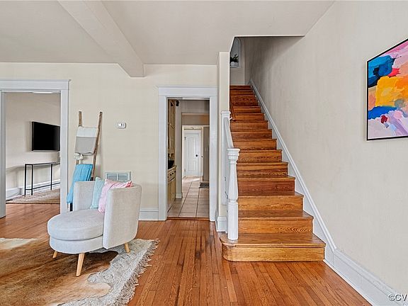 5th image of 2022 Rosewood Ave