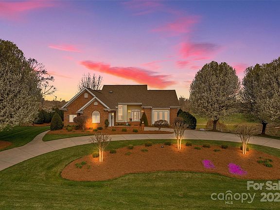 2nd image of 157 Twin Lakes Dr