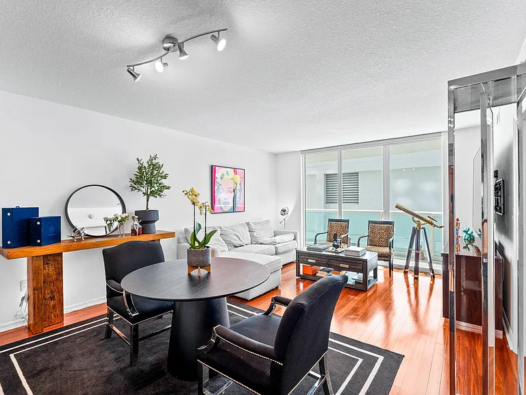 347 N New River Dr E #606 — Photo 12