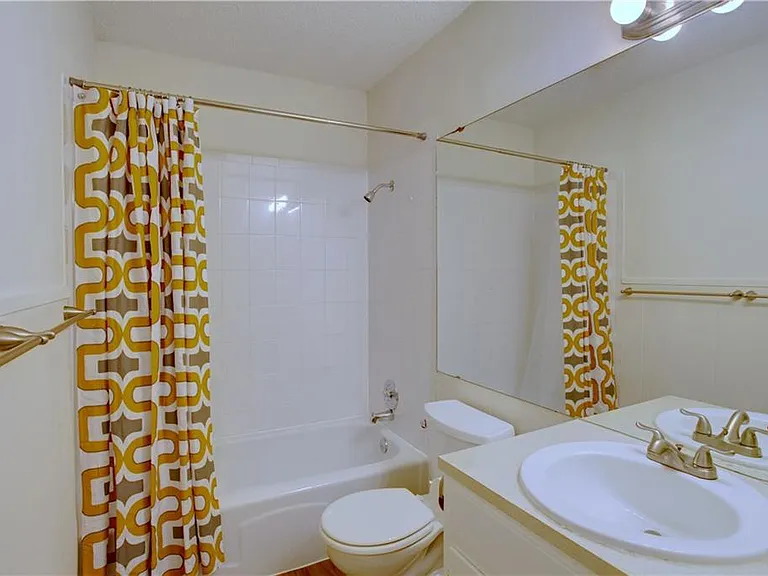 816 W North Loop Blvd #111 — Photo 17