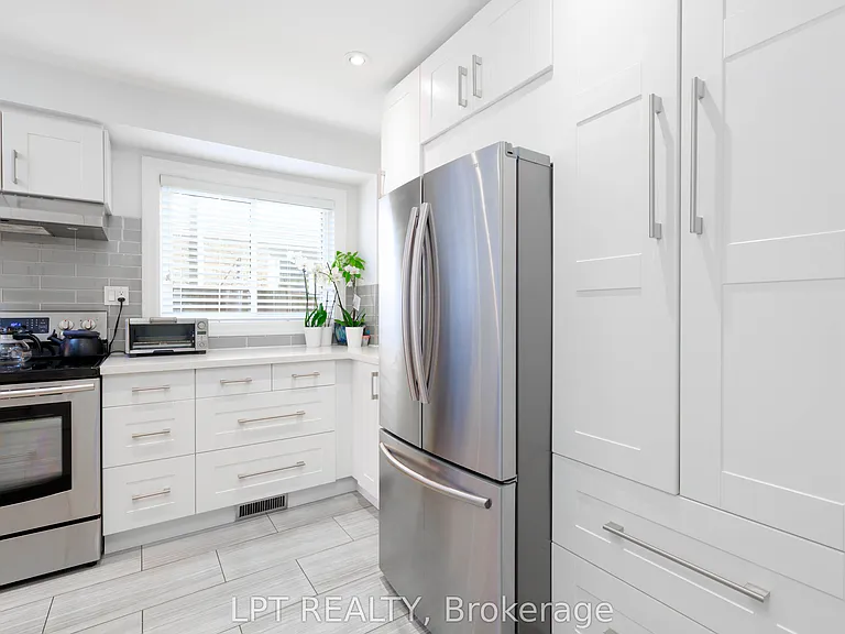 6 Odin Cres — Photo 12