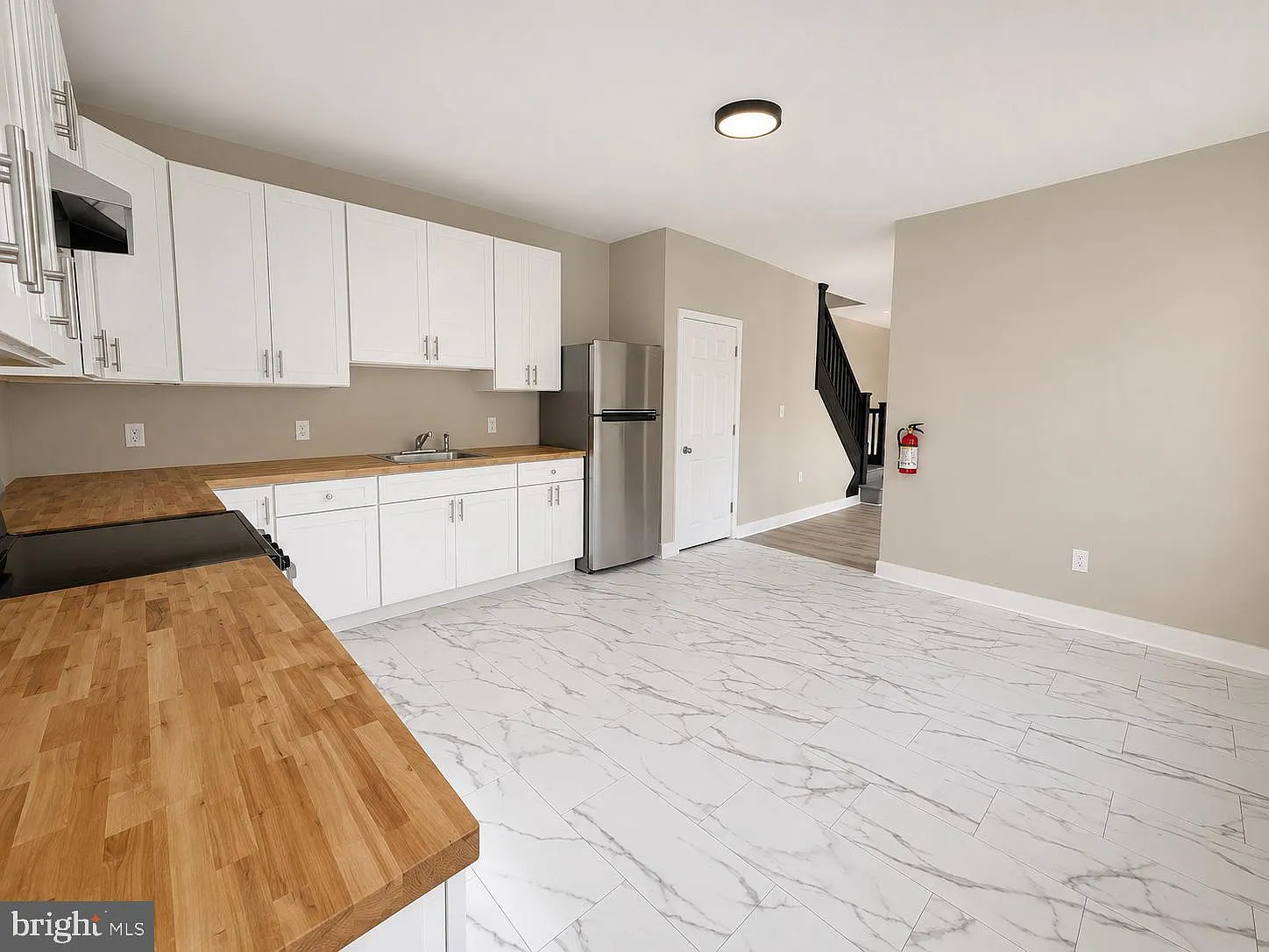 3 bed, 1444 sqft, $2,100 — Photo 3