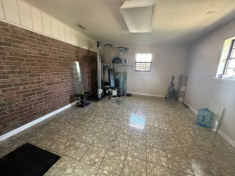 4731 Longstreet Pl — Photo 9