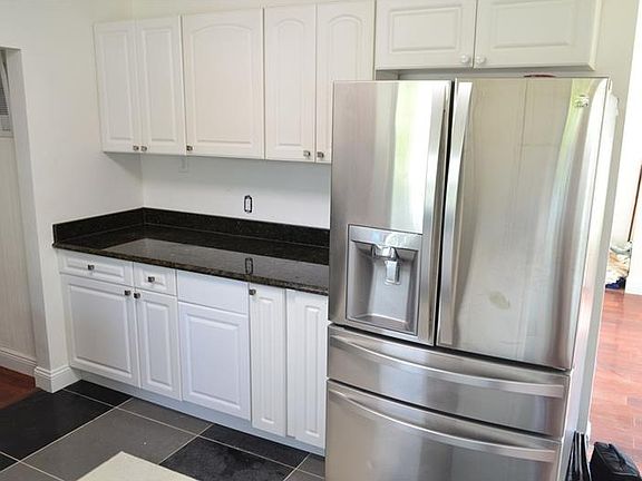 4th image of 2900 29th St N