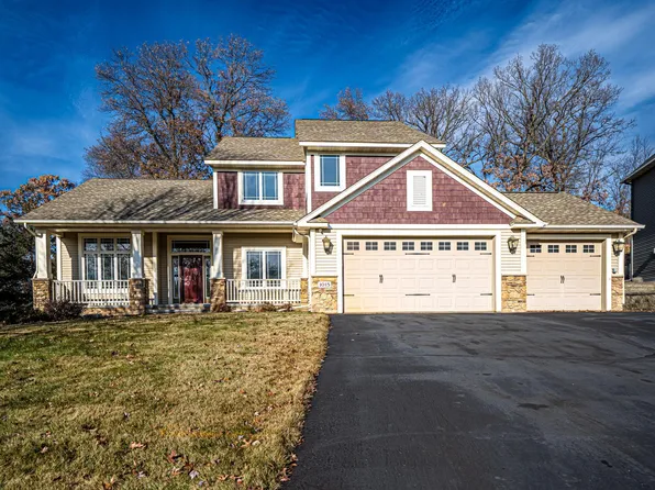 1015 10th St N, Hudson, WI 54016
