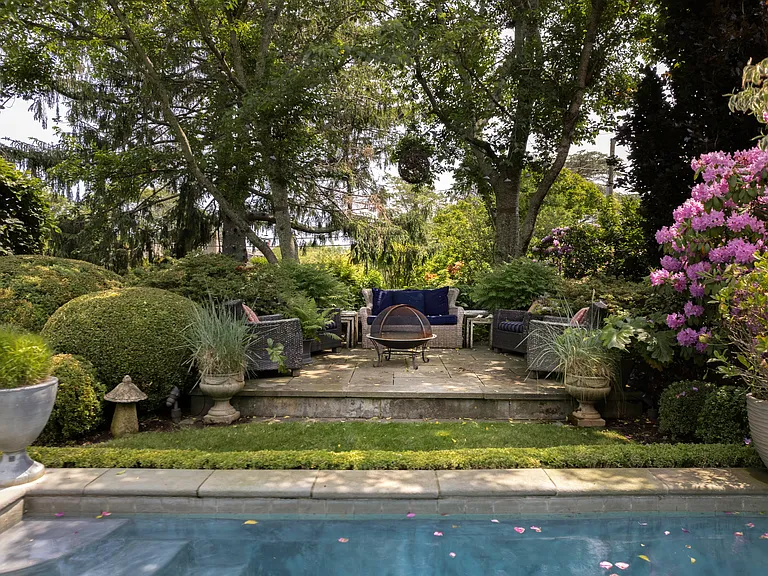 12 Huntington Ln — Photo 19