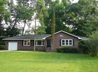 5803 Lakeview Dr, Hanahan, SC 29410