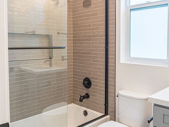 4th image of 525 N Normandie Ave #527