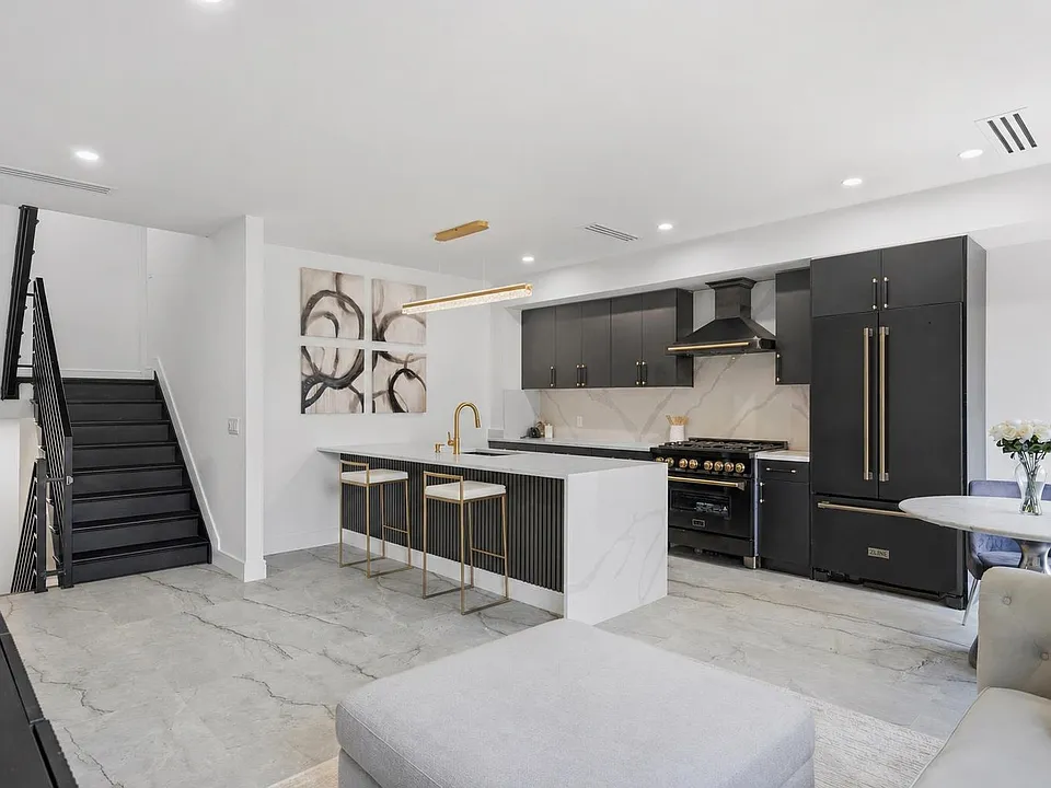 9 Minerva St #2