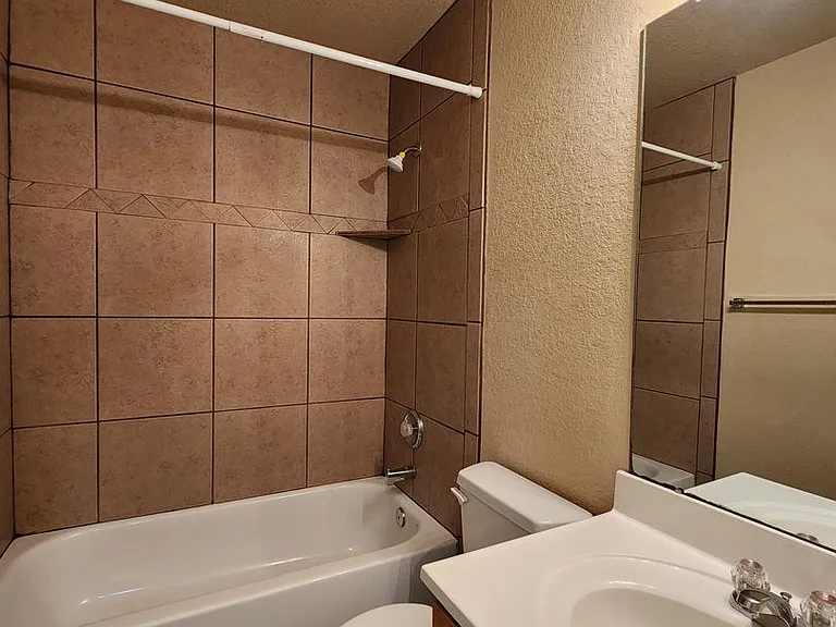 1013 Misty Acres Dr — Photo 26