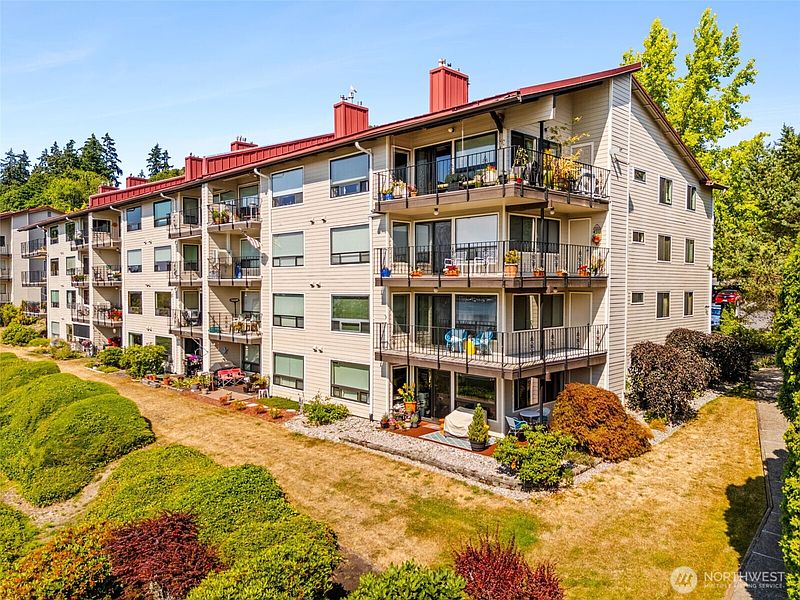 2nd image of 900 East Bay Drive NE #A201