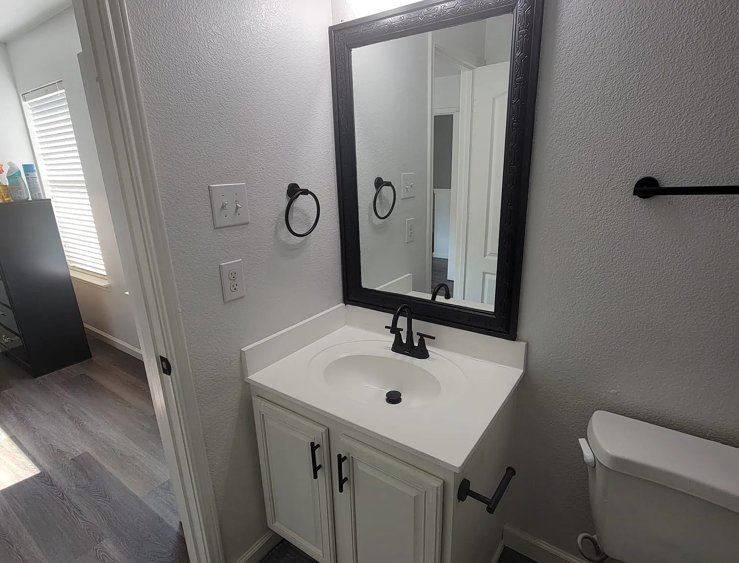 6 bed, 3200 sqft, $850 — Photo 2