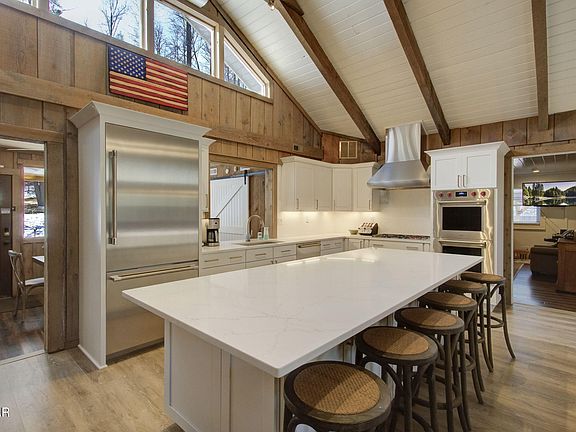 14th image of this home