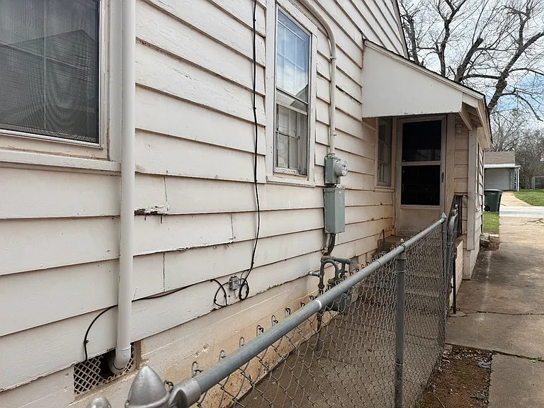730 S Littler Ave — Photo 19