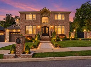 16 Belvedere Court, Staten Island, NY 10307