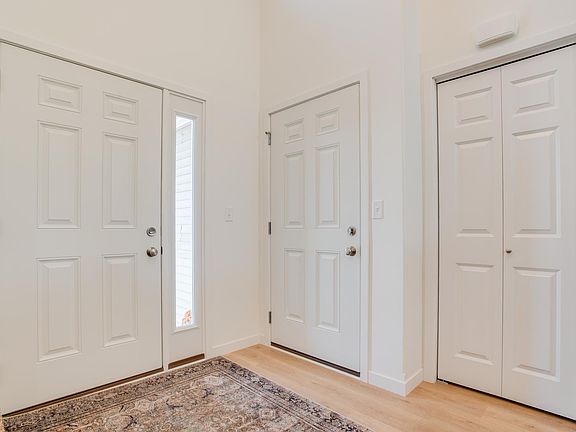 4th image of 6093 Martin Ln W
